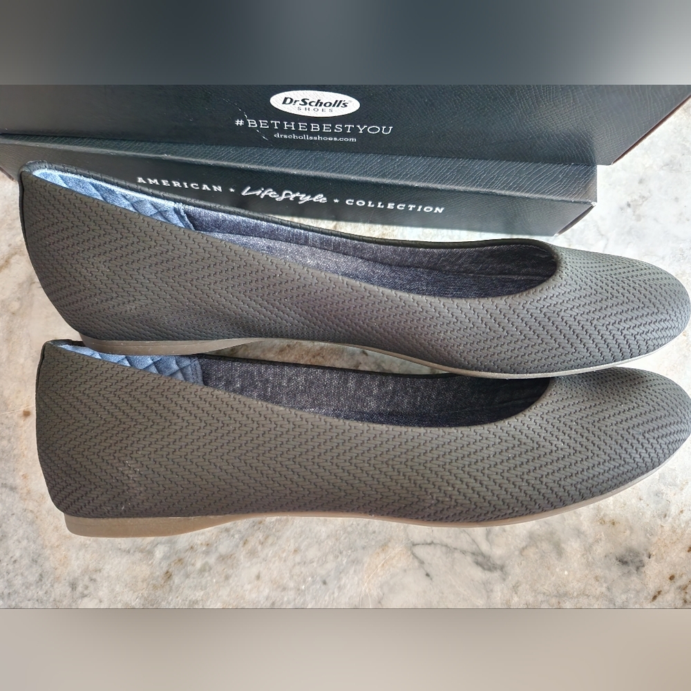 Dr. Scholl's black flats size 8 brand new